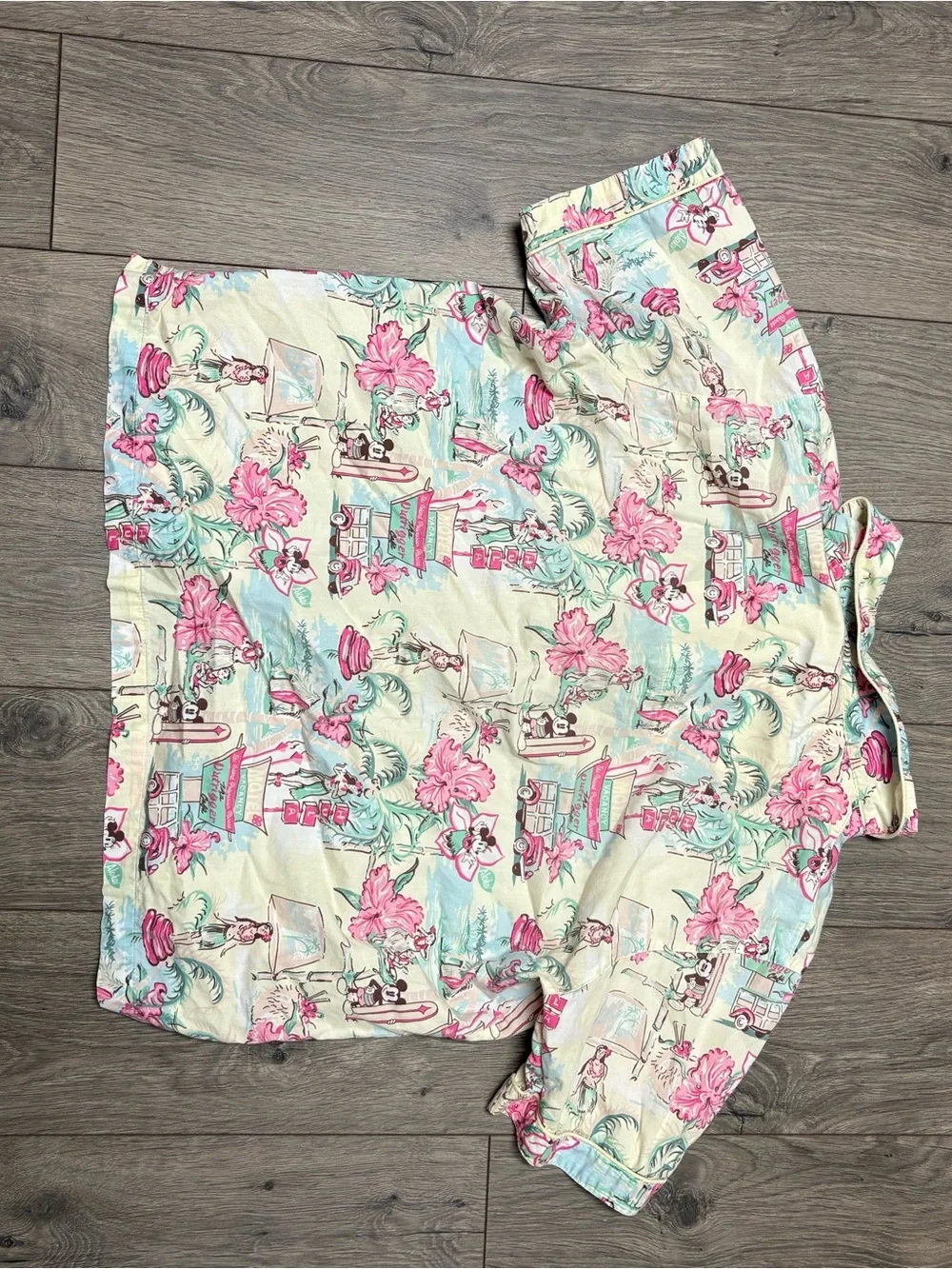 Mickey Mouse Hawaiian pajama top - Picture 2 of 4